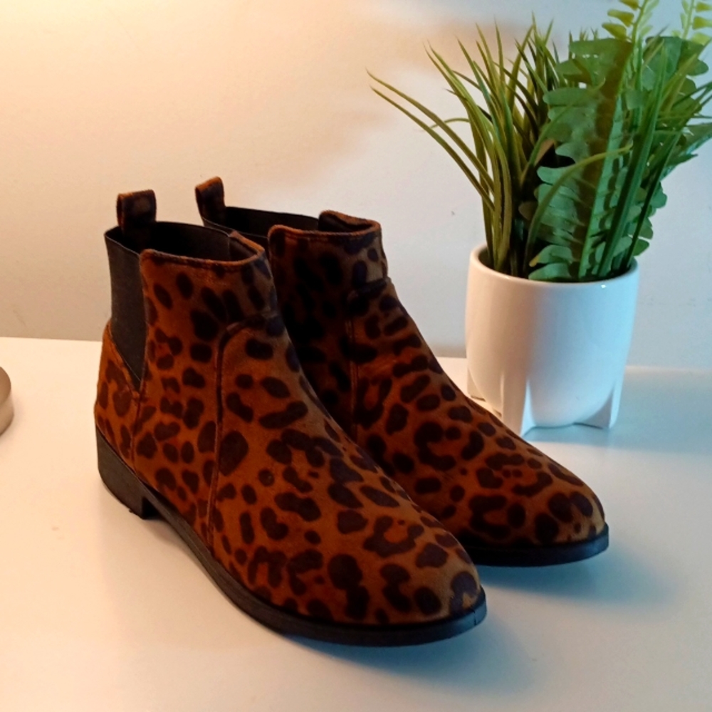 !!Fairly Worn!! Leopard ankle boots